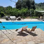 Alekos Houses-mitis וילה *