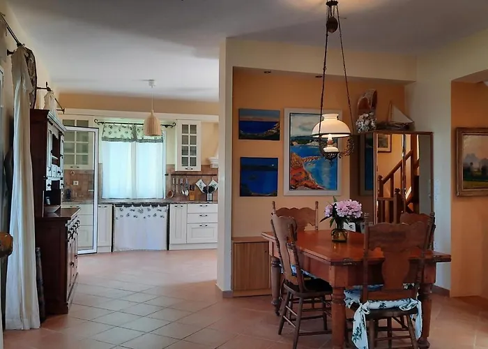 Alekos Houses-mitis